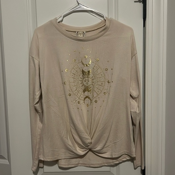 Tru Self NWT size Medium Celestial light sweater long sleeve shirt gold 🌙☀️ - Picture 1 of 6